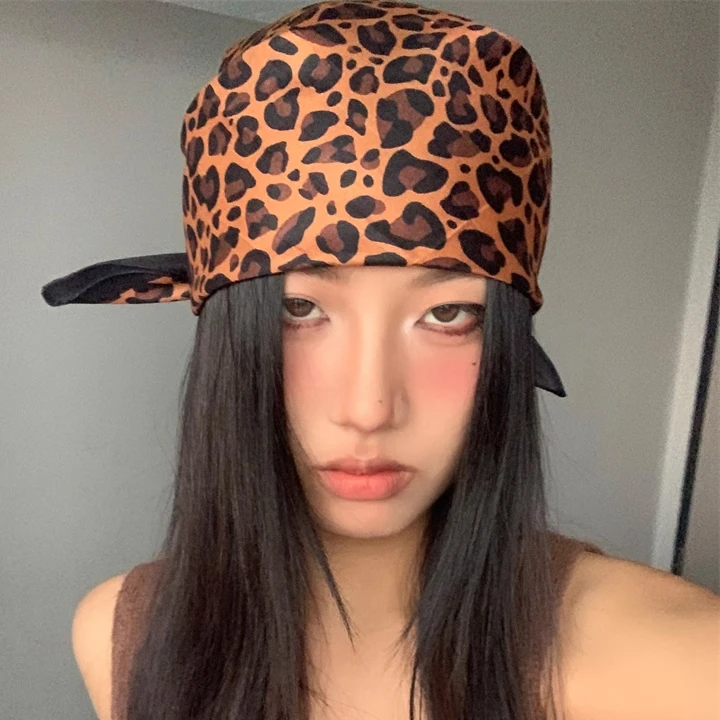 Écharpe de Sauna Rétro Léopard pour Femme et Fille, Accessoire Exquis, Chaud, Polyvalent, de Haute Qualité, Confortable et à la Mode, Y2K