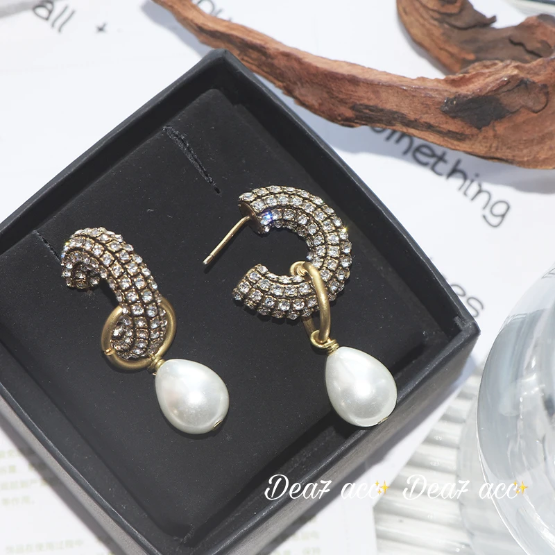 Retro pearl temperament light luxury high sense exaggerated stud earrings