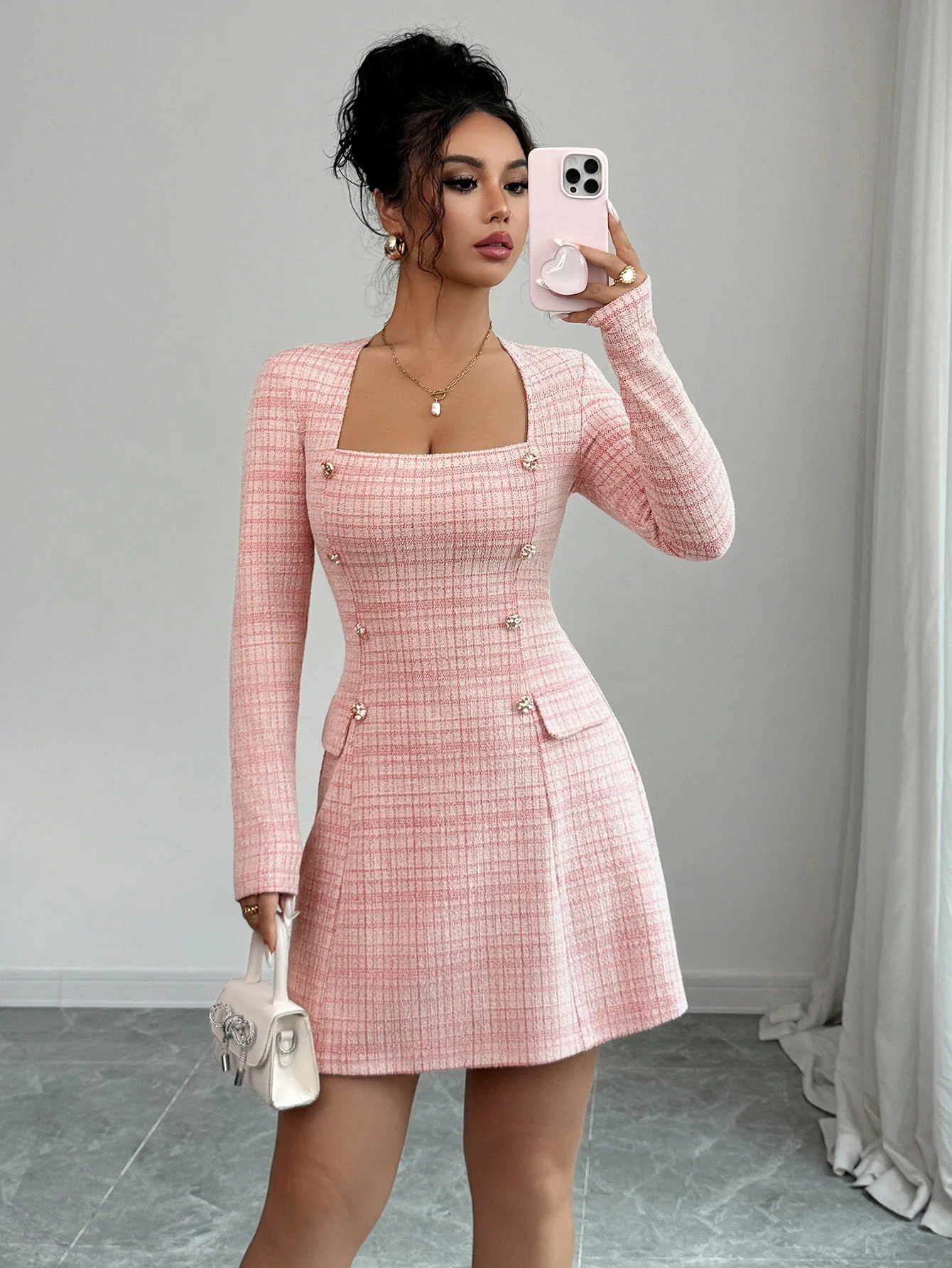 

Spring Summer 2026 Women's Checkered Skirt Dress Long Sleeved Simple Fashionable Design for Ladies
