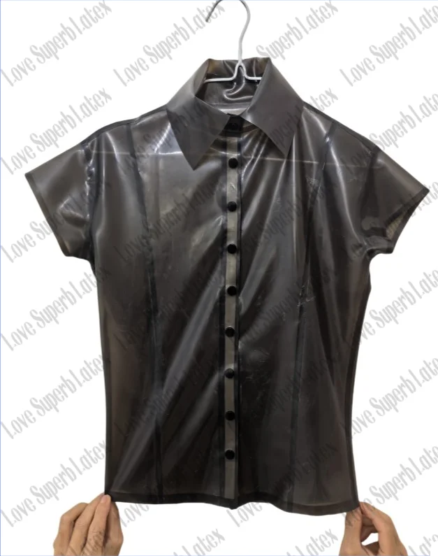 قميص نسائي من اللاتكس الأسود/الأحمر الشفاف الطبيعي بأكمام قصيرة مع زر أمامي قميص مطاطي ضيق مناسب