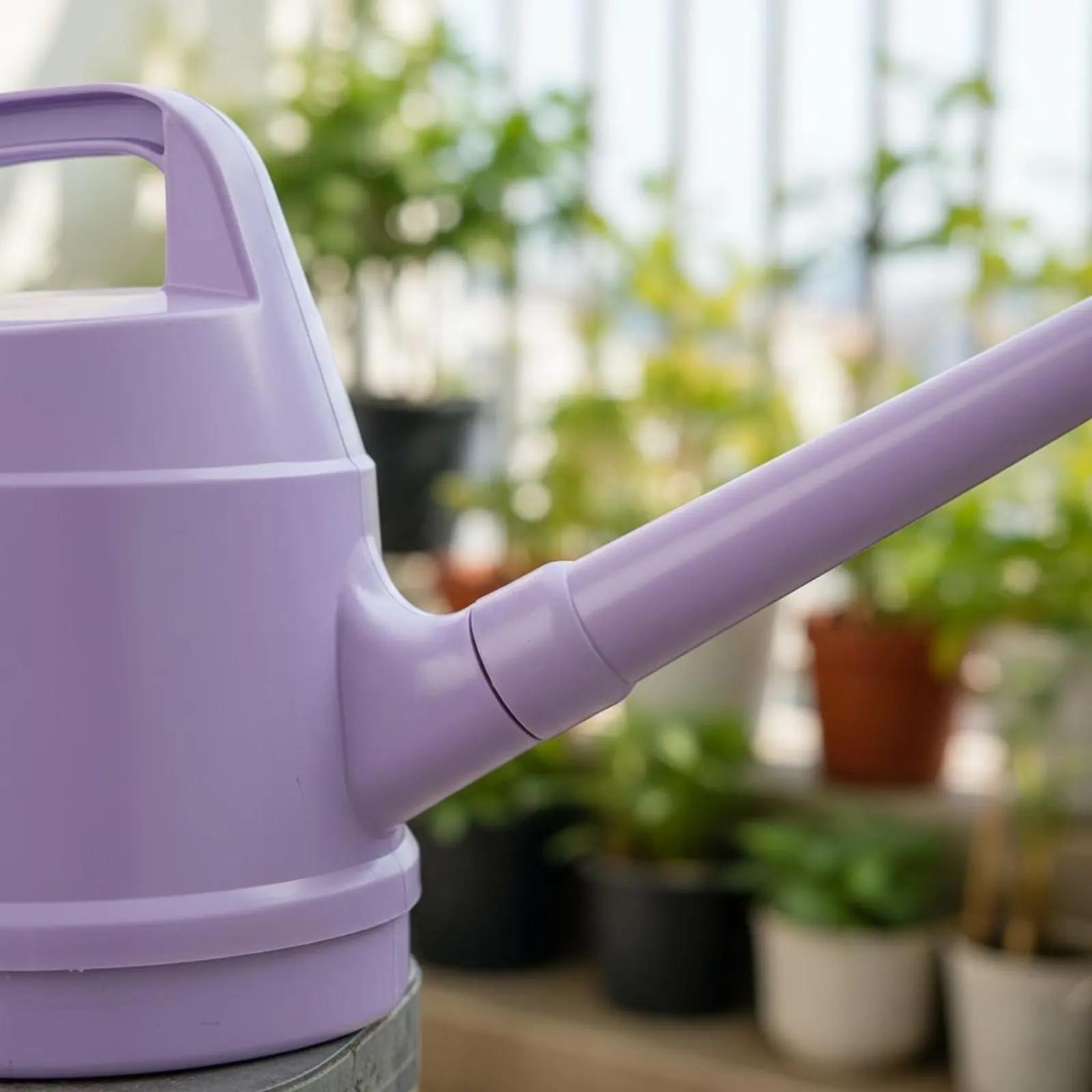 

Long Spout Watering Can Adjustable Water Flow Watering Can with Sprinkler Head Large Capacity Garden Sprinkler Modern Design