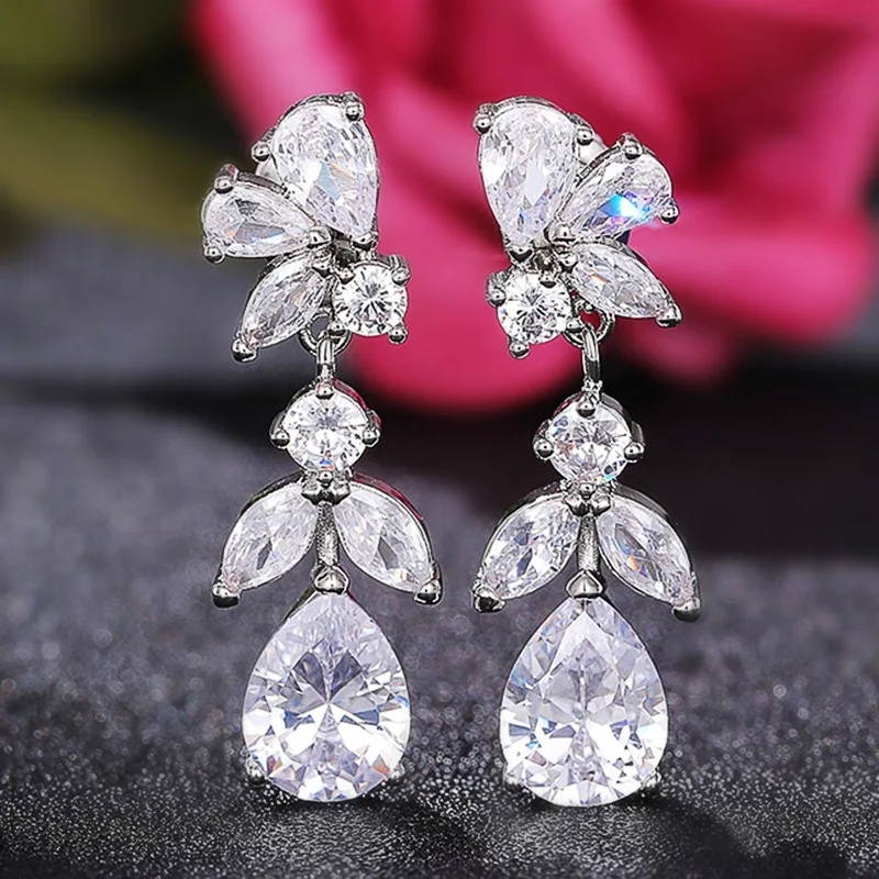 Aesthetic Design Women\'s Dangle Earrings with White Cubic Zirconia Wedding Engagement Bridal Earrings for Party Jewelry