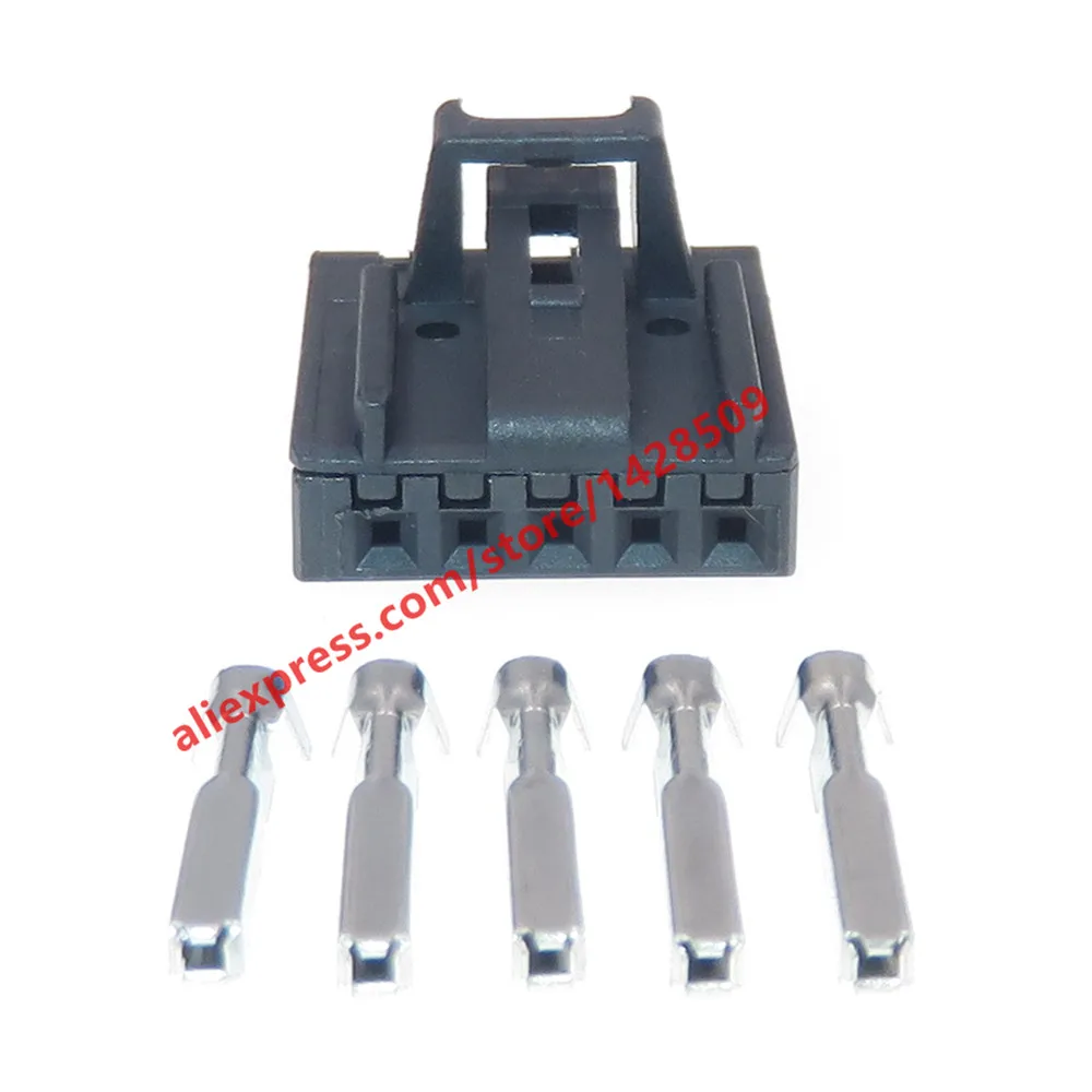 1 Pcs 5 Pin Automotive Steering Wheel Wire Socket Auto Small Current Connector 8R0973705 8R0973605 1418778-2 1563569-1