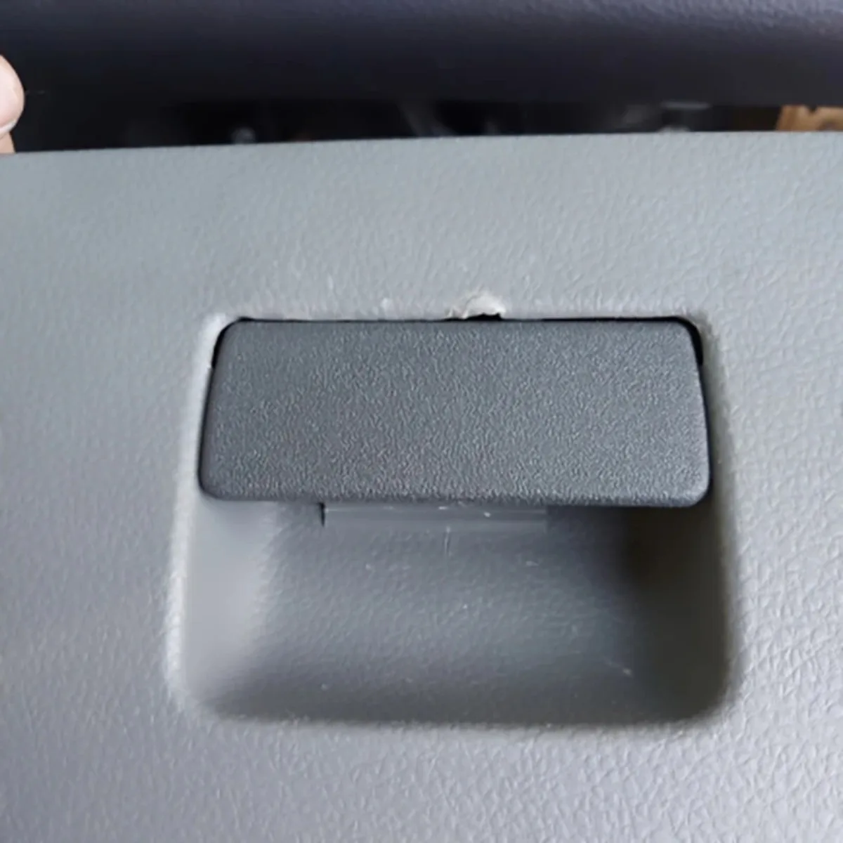 Cubierta de tapa de guantera, conjunto de Clip de manija de bloqueo gris para Opel Agila Suzuki SX4 Swift, accesorios de coche 7343063J02P4Z 7343063J02V6N