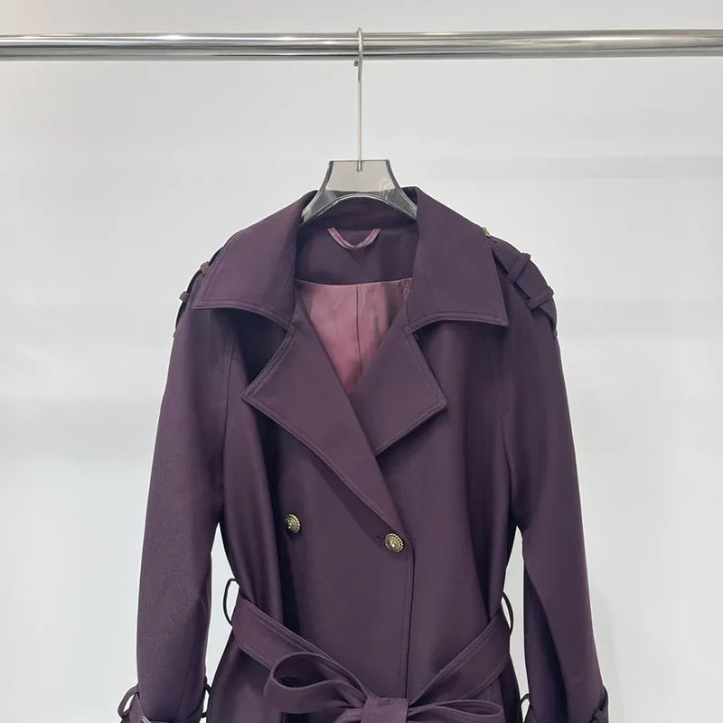 

Новый двубортный плащ 2025 года с британским дизайном, утягивающим пальто средней длины на шнуровке.