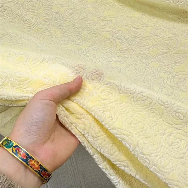 Light Yellow Rose Jacquard Silk Tattered Velvet Fabric Autumn Winter Fashion Designer Mulberry Silk Fabric 10momme 135 Wide Tull