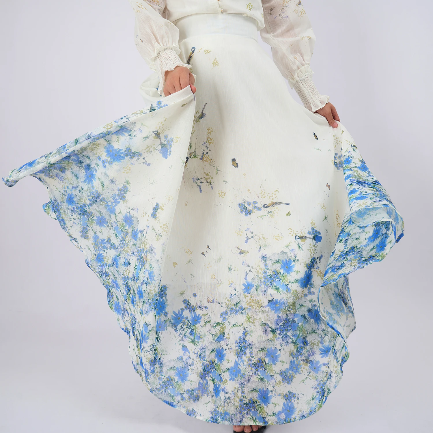 طقم تنورة ماكسي عالية الخصر مع قميص مطبوع بأكمام فانوس أنيق وملائم للسيدات لعام 2024، بتصميم حلو من ألياف البوليستر على شكل ح... #2