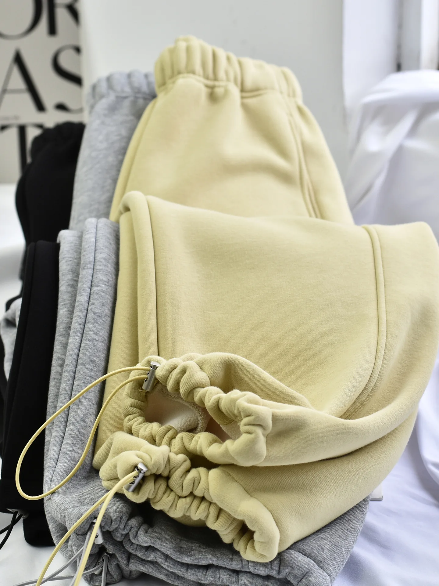 Pantalones de chándal cómodos de algodón para mujer, pantalones informales sueltos, pierna recta gris y negra con cordón, Otoño Invierno