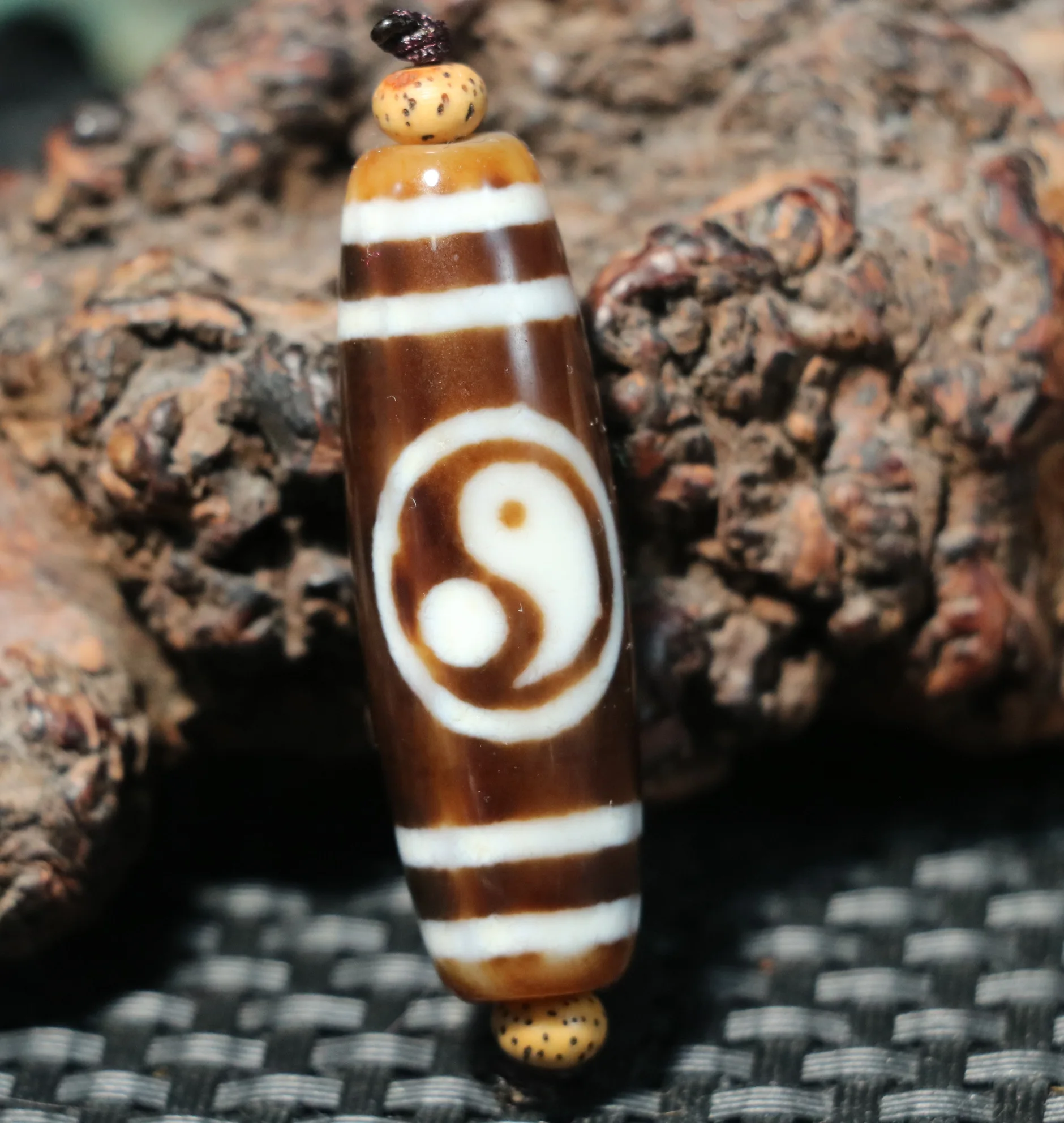 Magic Power Tibetan Old Agate Harmonious Yin Yang Fish Symbol dZi Bead Amulet Fit For Making Bracelet Timestown