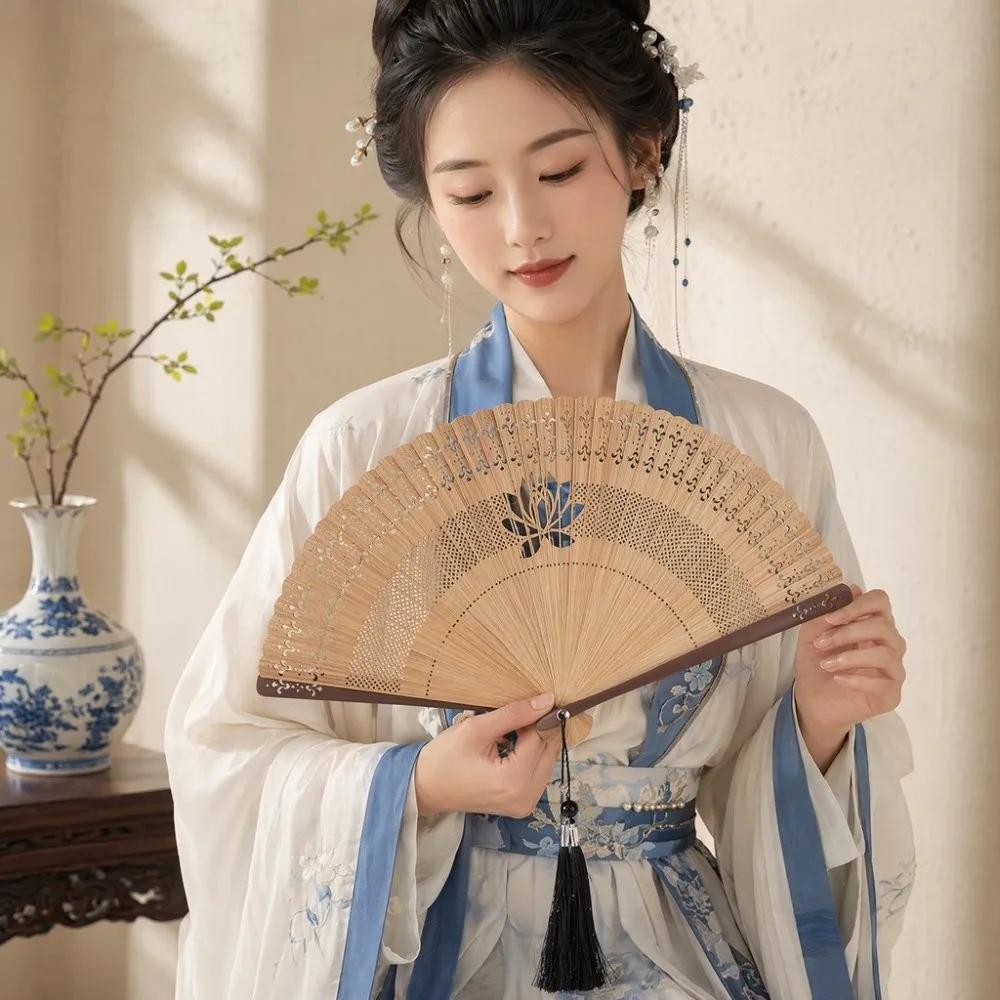 Bamboo Frame Folding Bamboo Hand Fan Hollowed-out with Tassel Mini Shell Fan Shell-Shaped Decoration Retro Handheld Fan