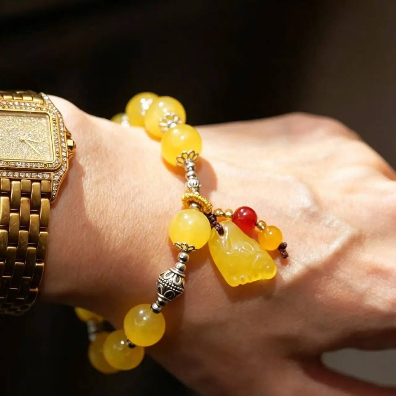 Vintage Premium Faux Amber Designer Beaded Stretch Bracelet, Retro Simulated Honey Resin Stone Stackable Hand Chain for Women