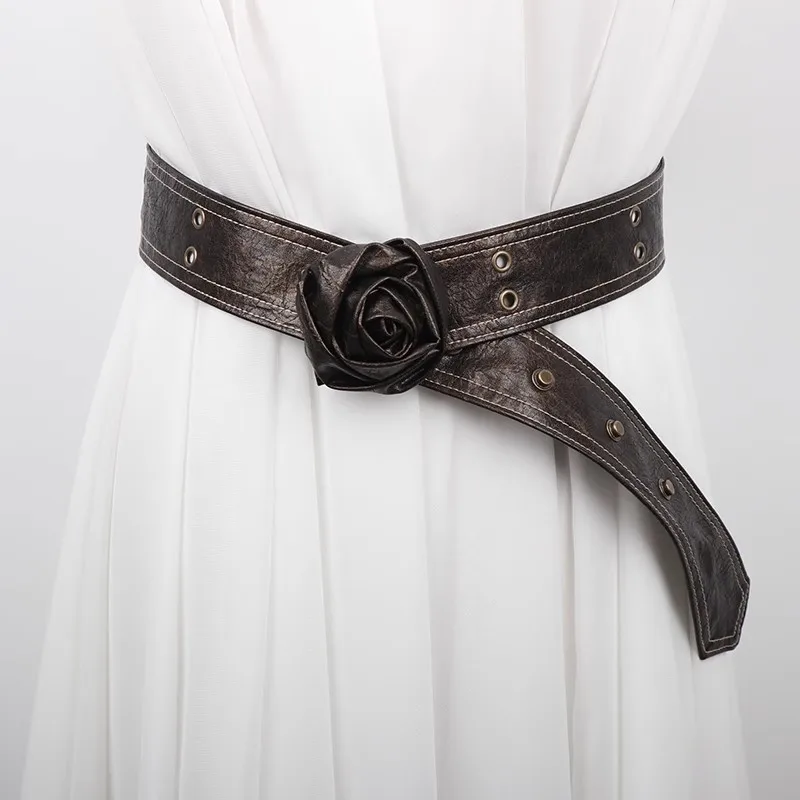 เข็มขัดหนังนิ่มสไตล์วินเทจลายดอกกุหลาบสำหรับผู้หญิง รุ่น J1682