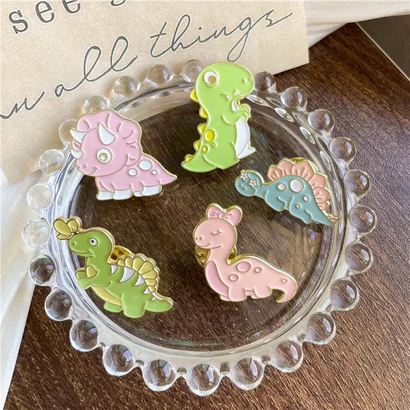 Cute Smile Dinosaur smalto spilla Cartoon Creative Bow Dragon Animal Badge abbigliamento per bambini spille da bavero regali gioielli