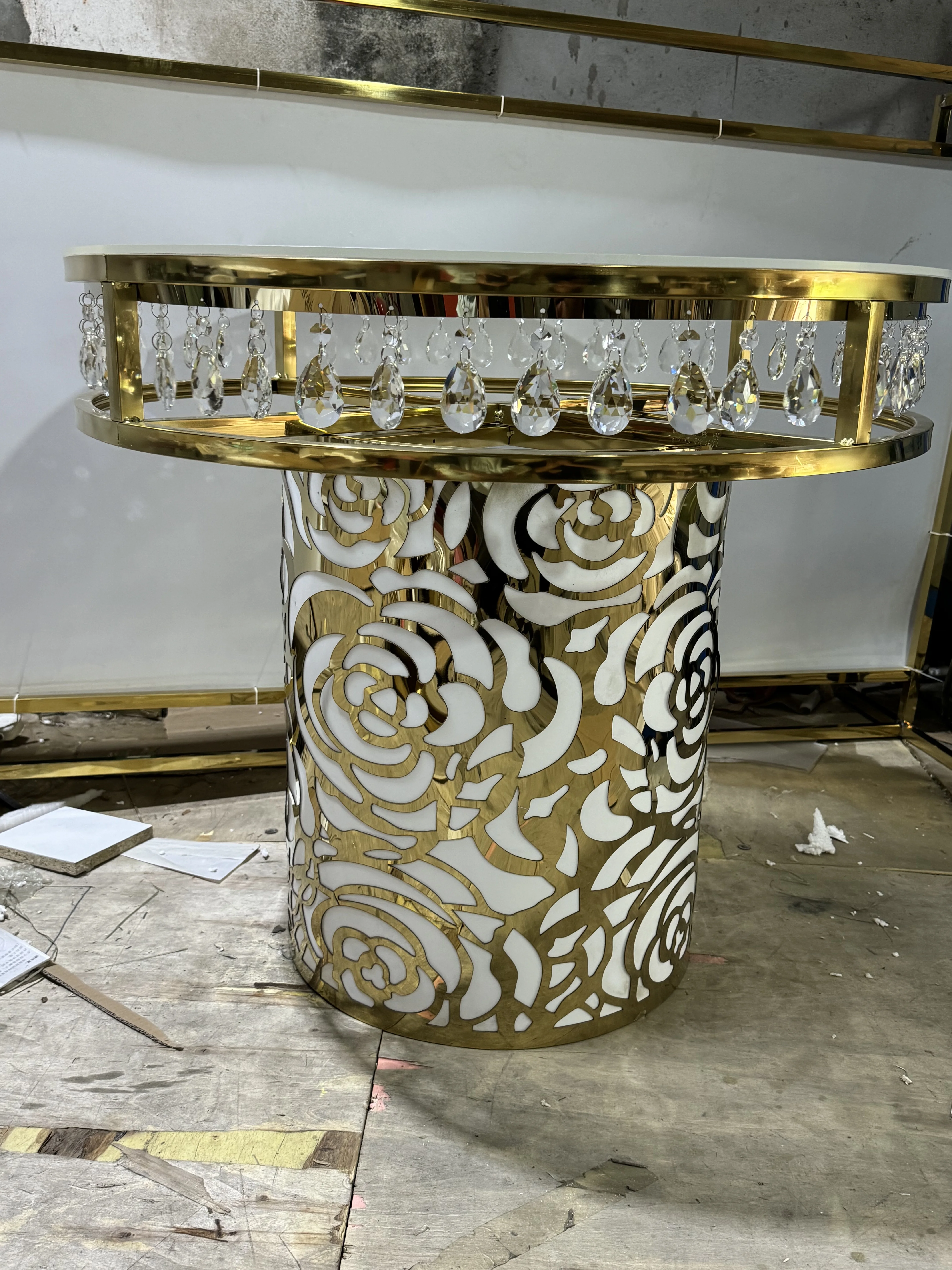 

Wedding Decor Gold Crystal Round Cake Dessert Display Stand