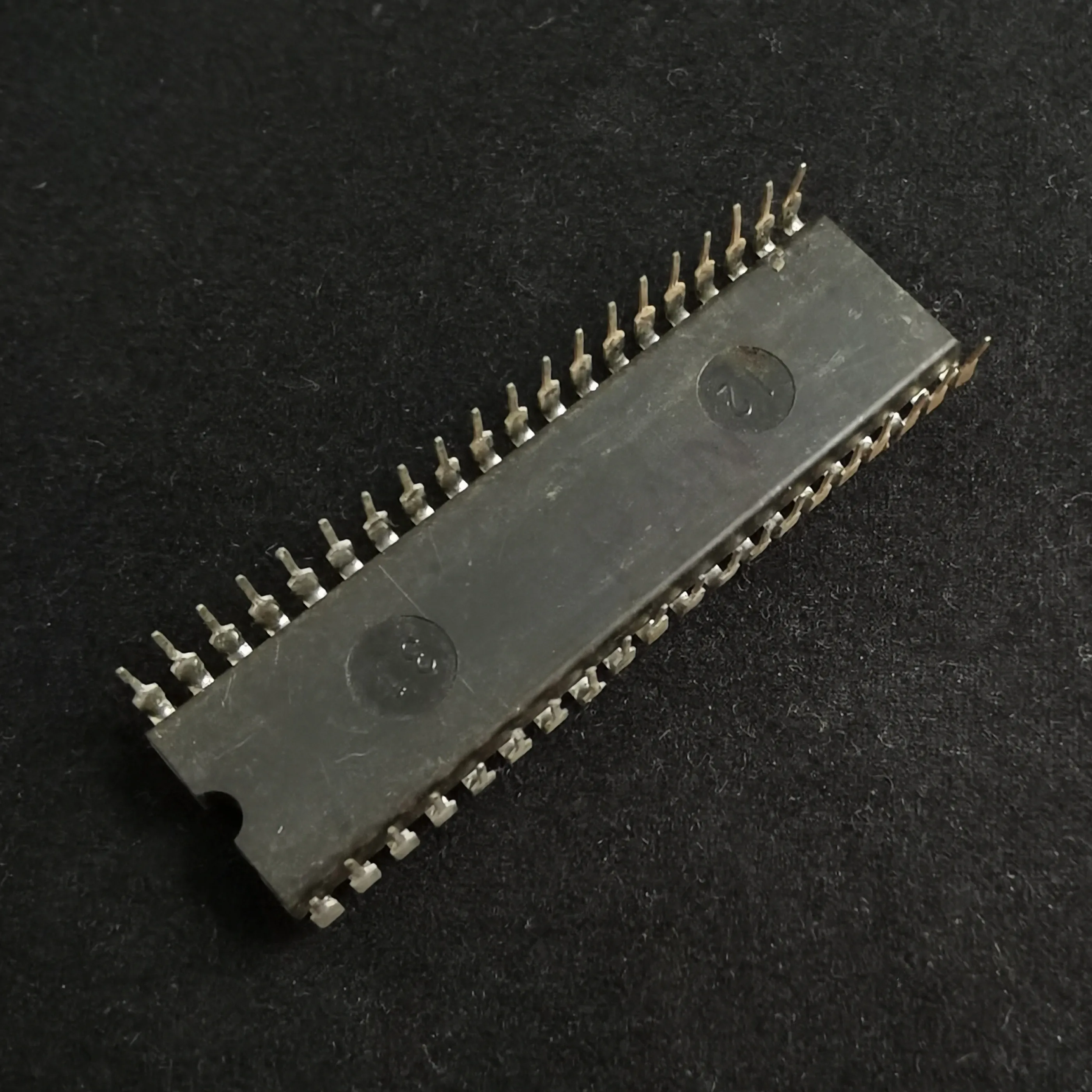 D8155HC-2 ICL7107CPLZ DIP40 DS1225Y ICL7135CPI DIP28 LM358 LM1881N DIP8