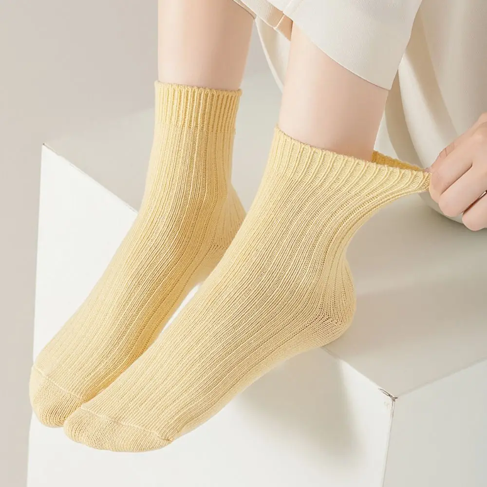 10Pairs لينة لون الحلوى منتصف العجل الجوارب بسيطة الإناث الجوارب منتصف جوارب أنبوبية تنفس الحلو الجوارب النساء فتاة