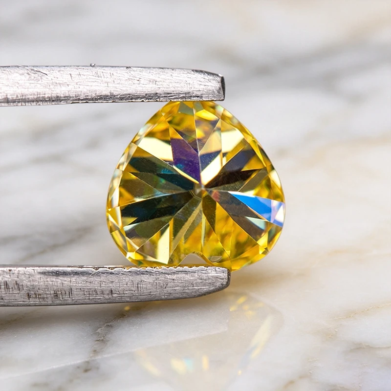 Moissanit-Stein in Zitronengelb mit Herzschliff, Edelstein für Ring-, Halsketten- und Ohrringherstellung, Besteht Diamanttester mit Zertifikat – Detail 6