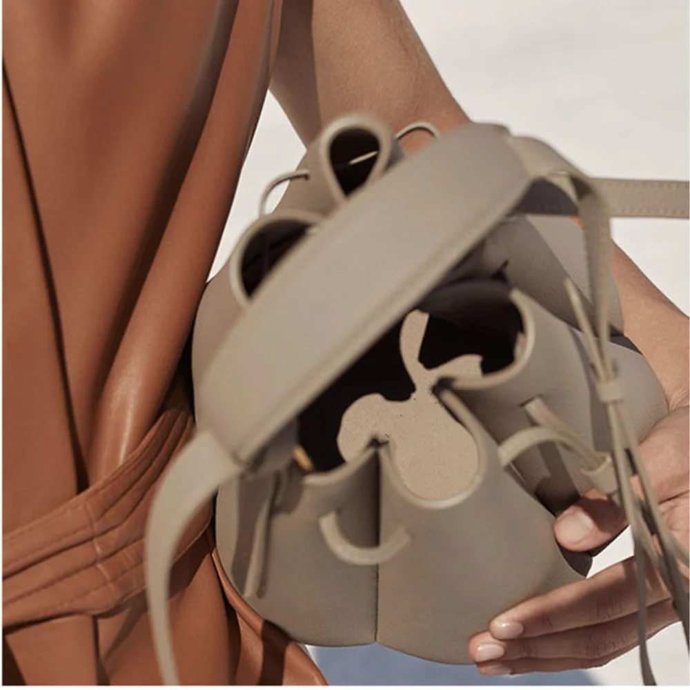 حقيبة ركاب 2025 حقيبة حمل بسيطة جديدة، تصميم متخصص، حقيبة بتلات، حقيبة كروس عصرية بكتف واحد، حقيبة دلو راقية #3