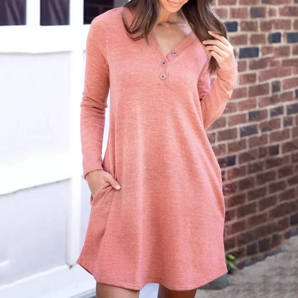 Рисунок 4 - Женское платье-мини с V-образным вырезом