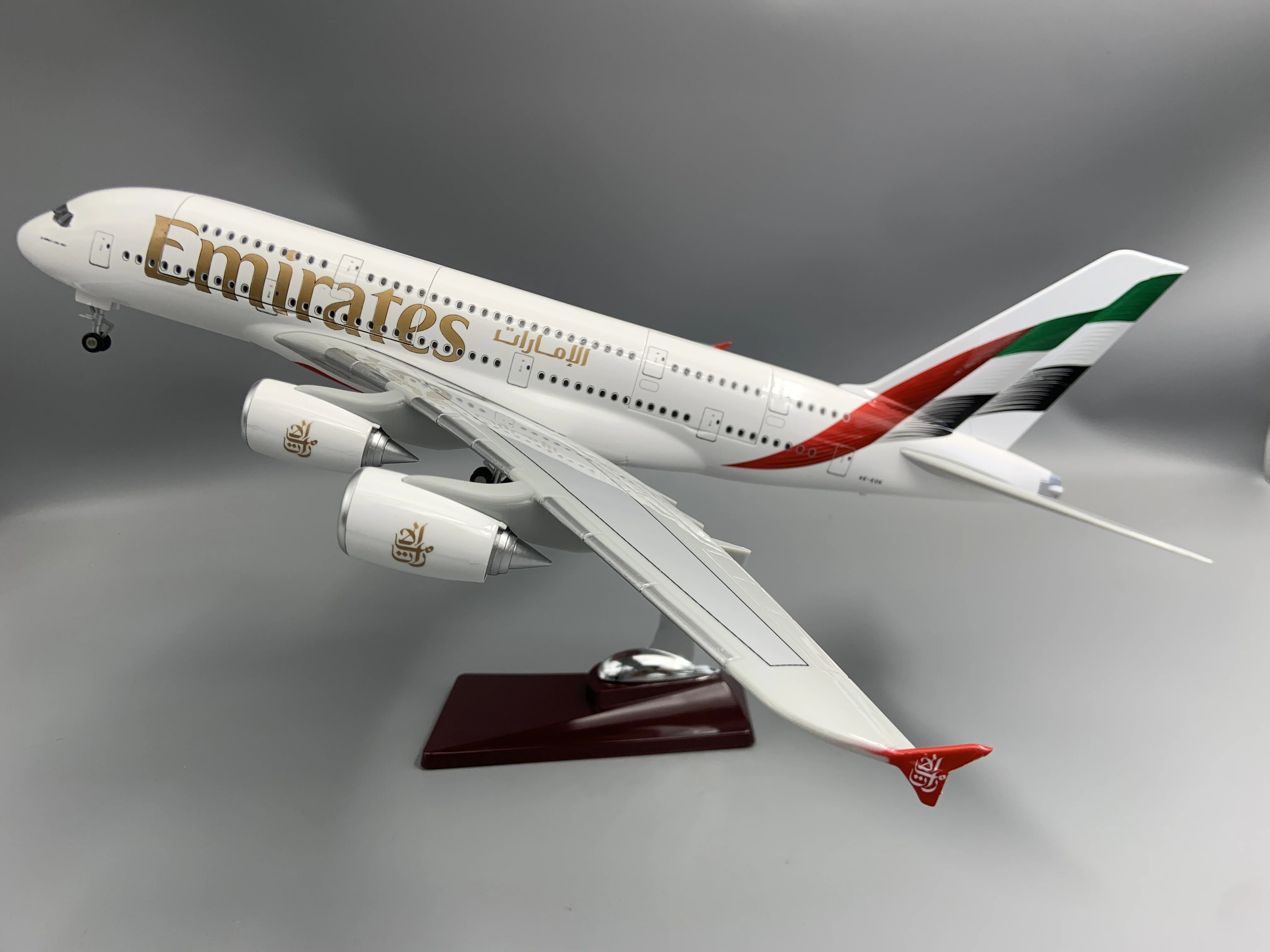 1:160 Scale A380 New Emirates Airplane Resin Aircraft Diecast Model 47cm With LED Light Stand Airline Collection Gift Ornaments