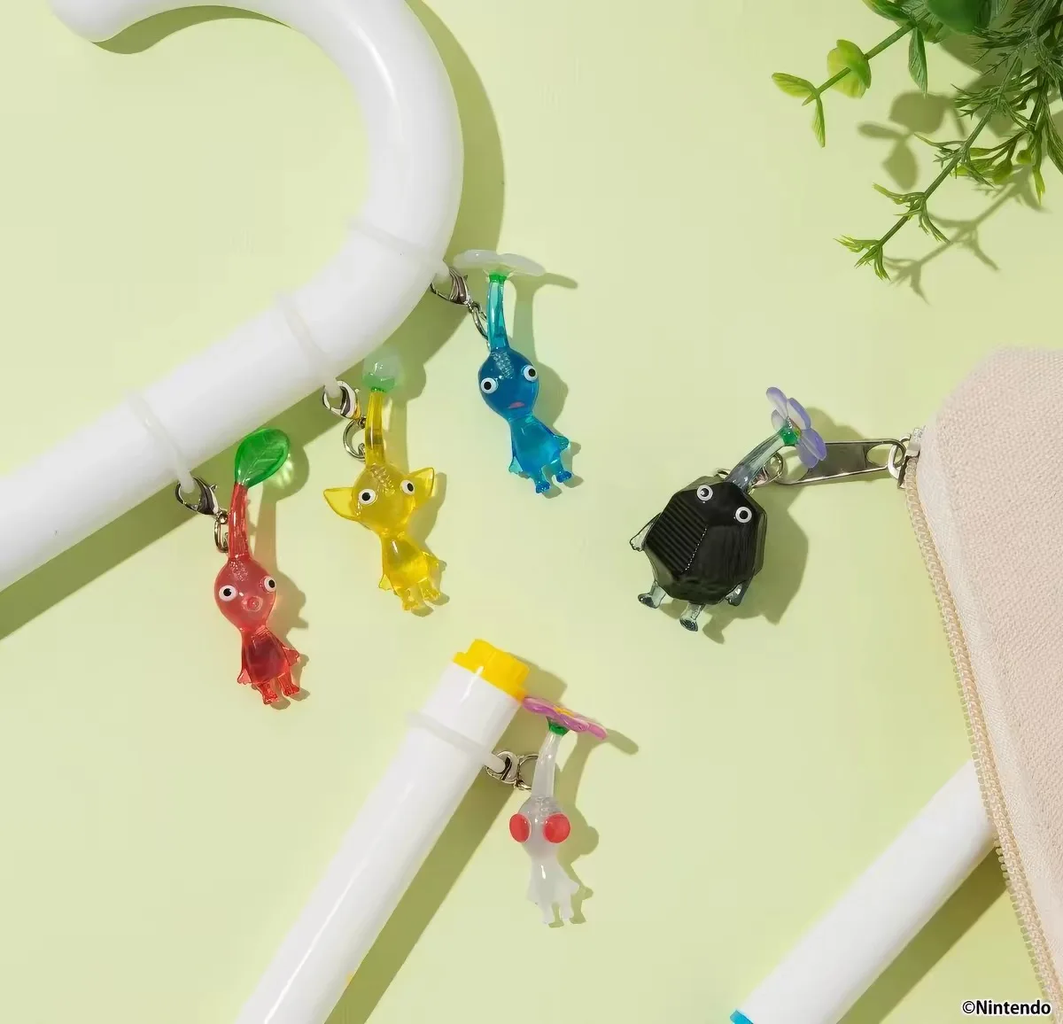 2027 Pikmin Game Characters Action Figures Backpack Pendant Collectibles Model Key Gashapon Ball Giving Gifts To Friends Fans