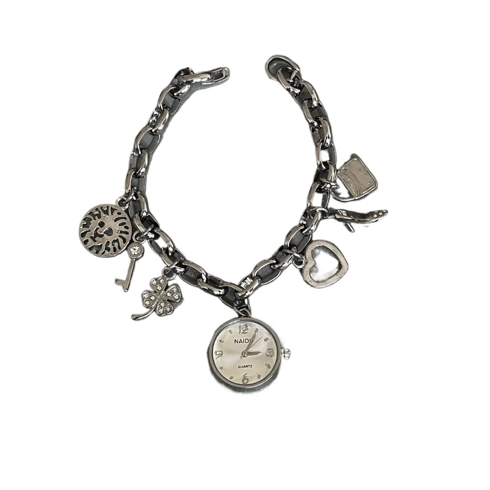 

Часы-браслет с подвесками в форме сердца, женские украшения, персонализированные креативные, милые и крутые женские часы