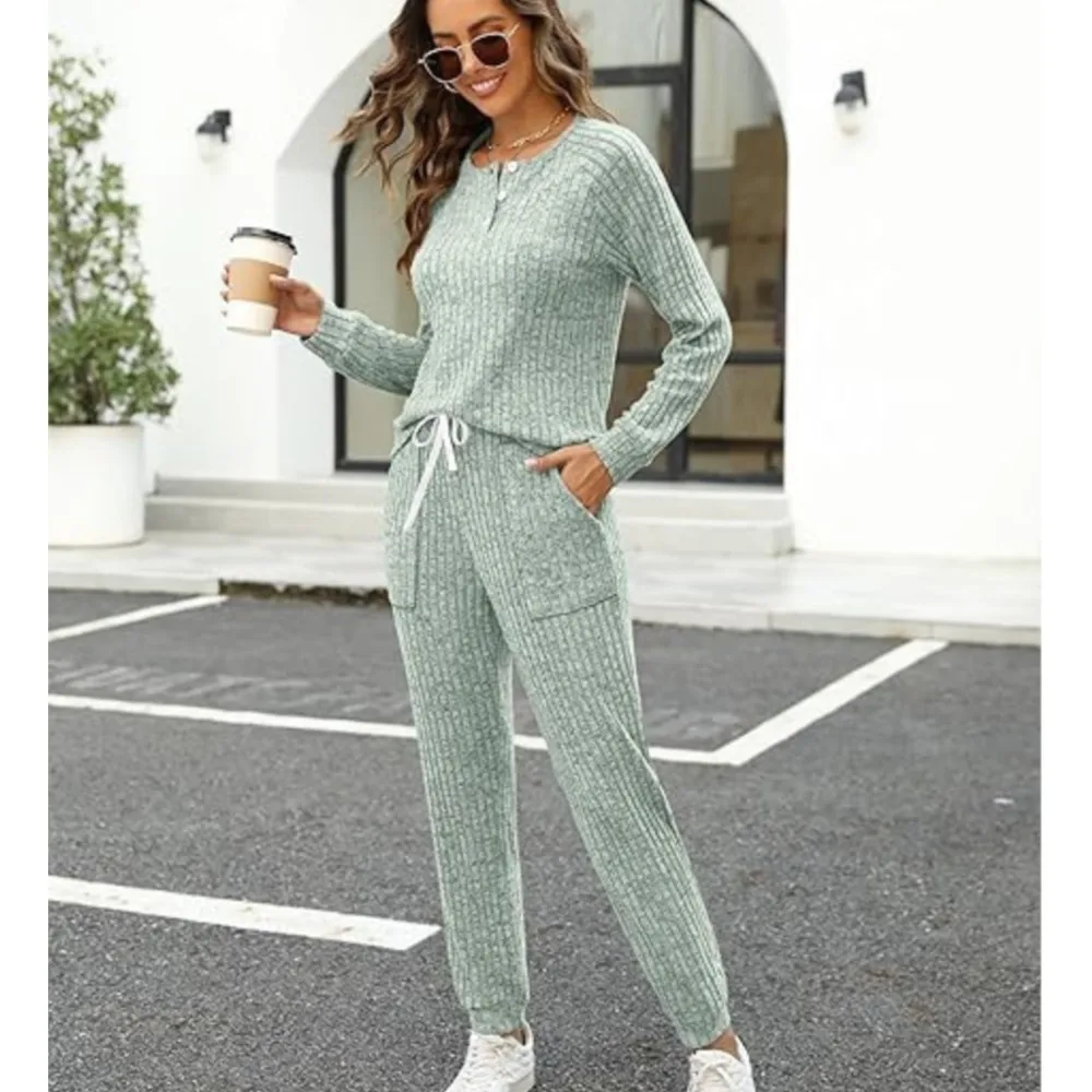 

Новые осенне-зимние вязаные брюки, комплект из 2 предметов для женщин, повседневный карманный костюм, модный свитшот на шнуровке, брюки, женский костюм 2025