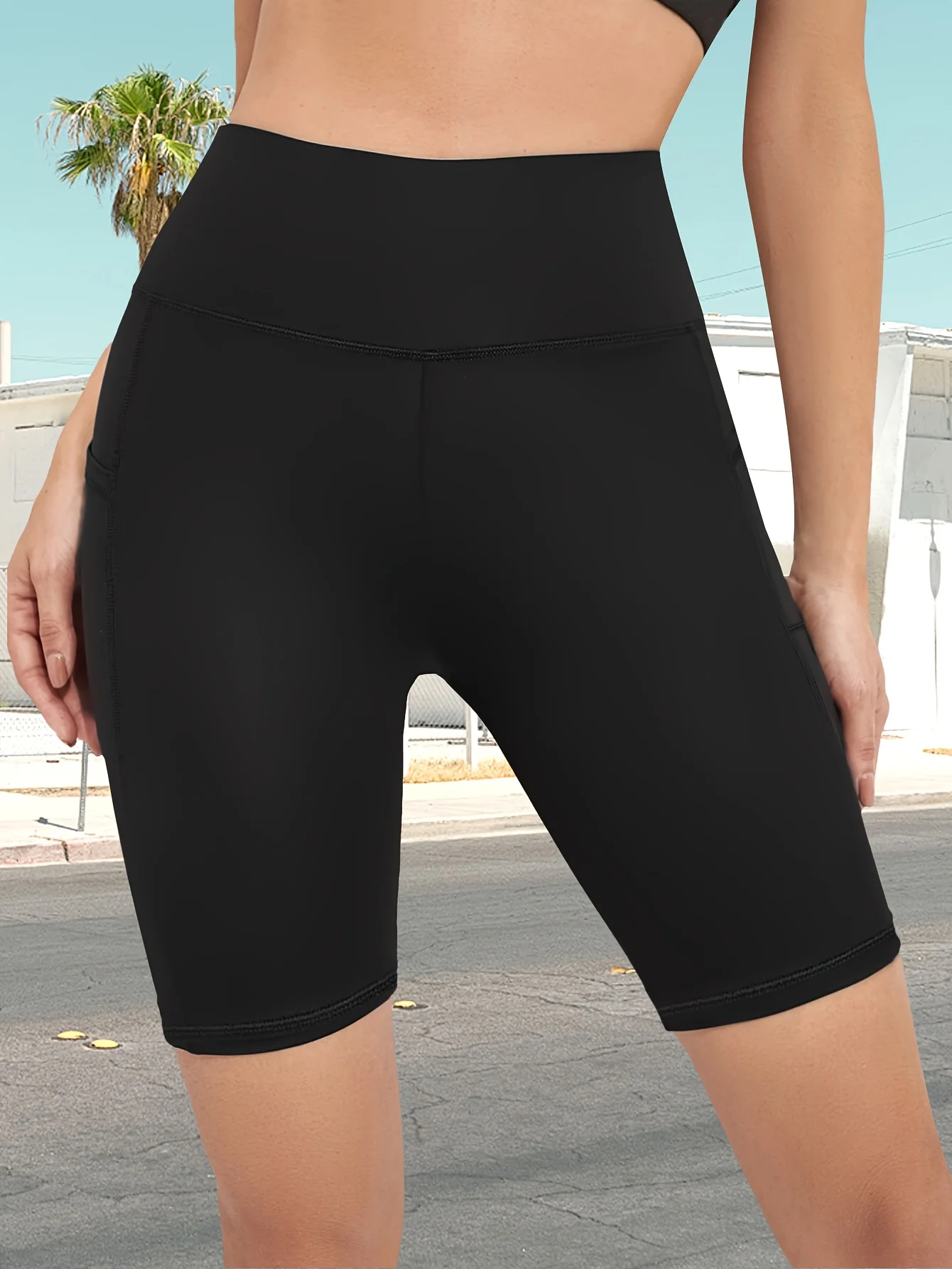 زوج واحد من شورت اليوغا عالي الخصر بجيب مزدوج، شورت مرن لرفع الورك بدون خياطة، وشورت للياقة البدنية للتحكم في البطن
