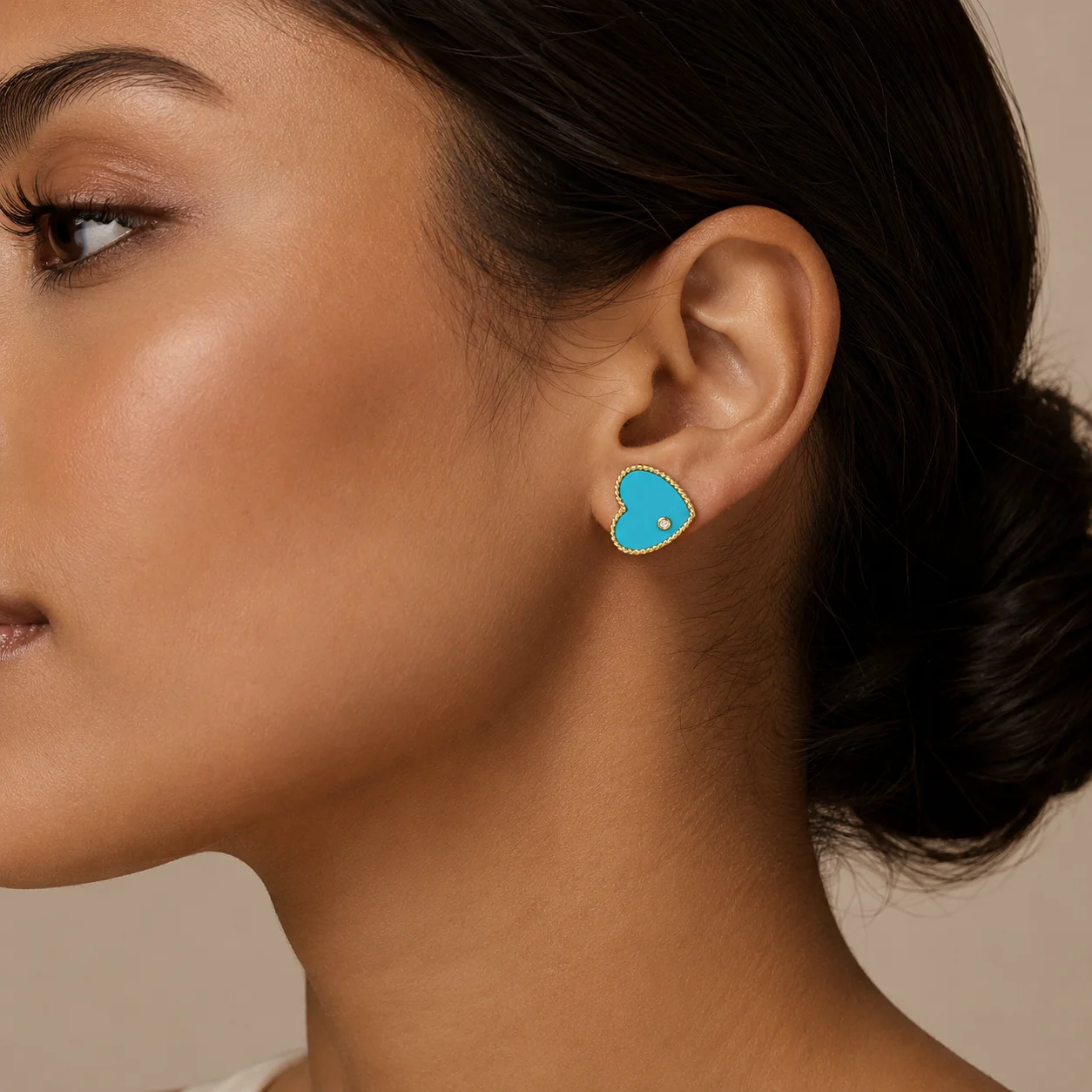 Image of Neue Süße Niedliche Herz-Ohrstecker für Frauen Mädchen Mode Blau Rot Ästhetische Geometrische Ohrringe Minimalistischer Schmuck Geschenk