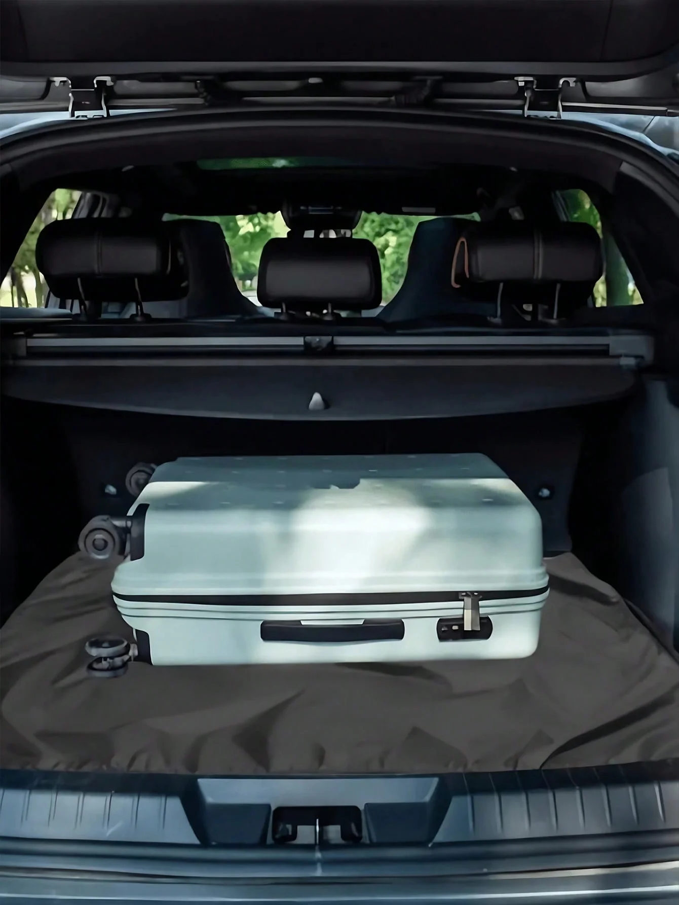 27.5*47.2 بوصة حصيرة صندوق السيارة المقاومة للماء والبقع - بطانة صندوق السيارة العالمية القابلة للطي لشاحنات سيارات الدفع الرباعي، بوليز متينة