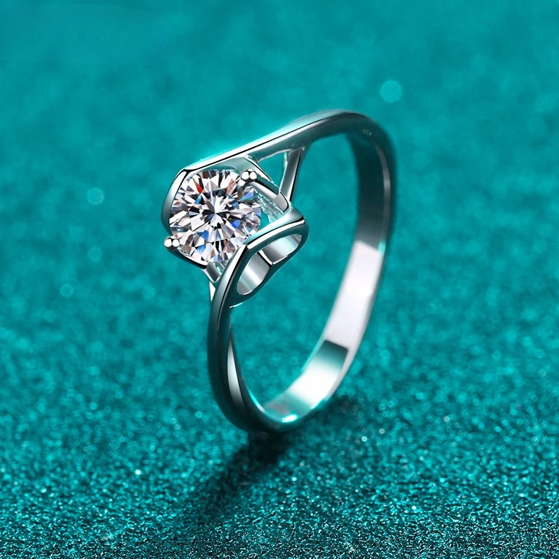 Elegant PT950 Platinum Women's Moissanite Heart-to-Heart Ring, Fashion Angel's Kiss Diamond Engagement Ring Charm Jewelry