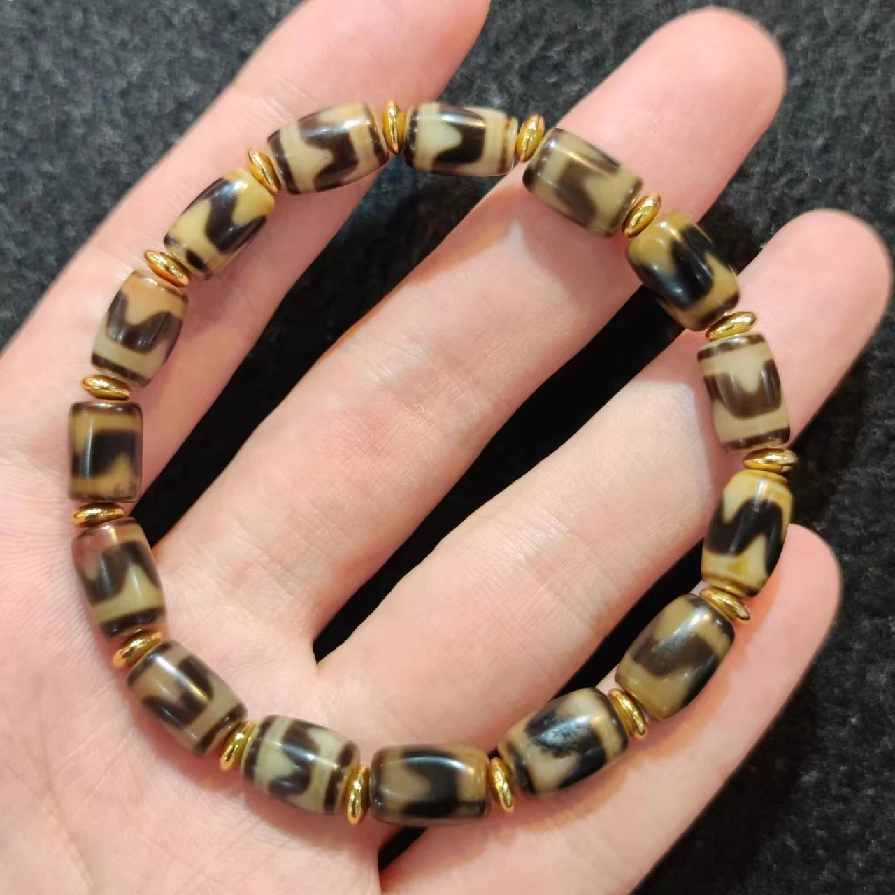 1pcs/lot natural multi-pattern old agate dzi bracelet Yellow teeth Old material Weathering lines Ethnography Men's women's model