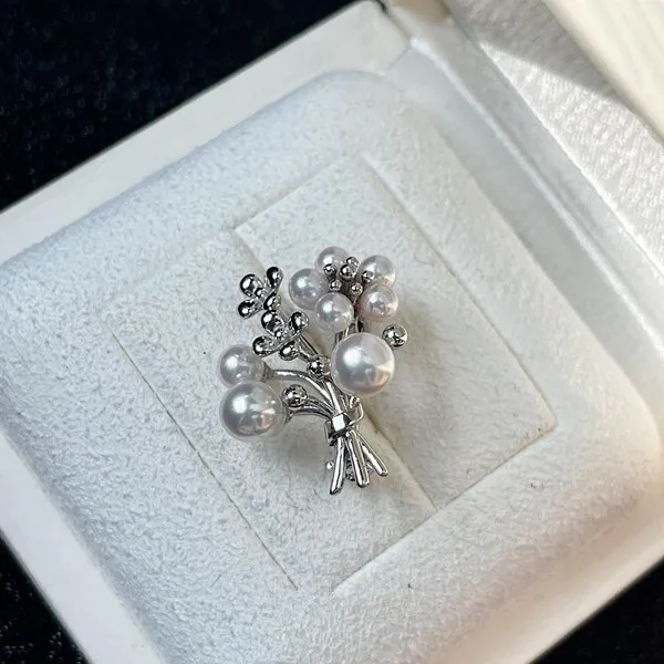 Sense of Design Silver Color Imitation Pearl Bouquet Brooch Women's High End Banquet Jewelry, Brooch, Overcoat Accessories Gift