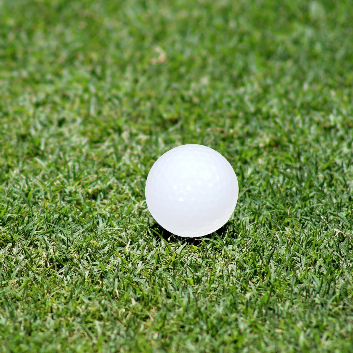 

1pcs Ultra Bright Reusable In The Dark Glow In The Dark Golf Light Up For Twilight Balls Lighted Balls