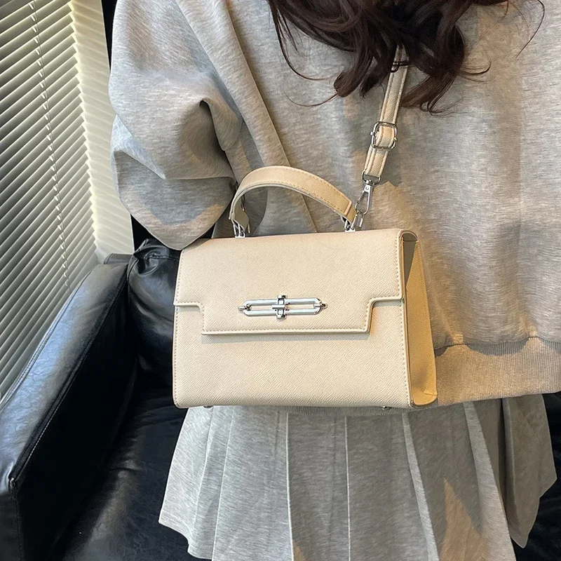

Luxury Design Women's Crossbody Bag - Minimalist Vintage Leather Tote Purse, Paris Fashion Commuter Shopper Handbag