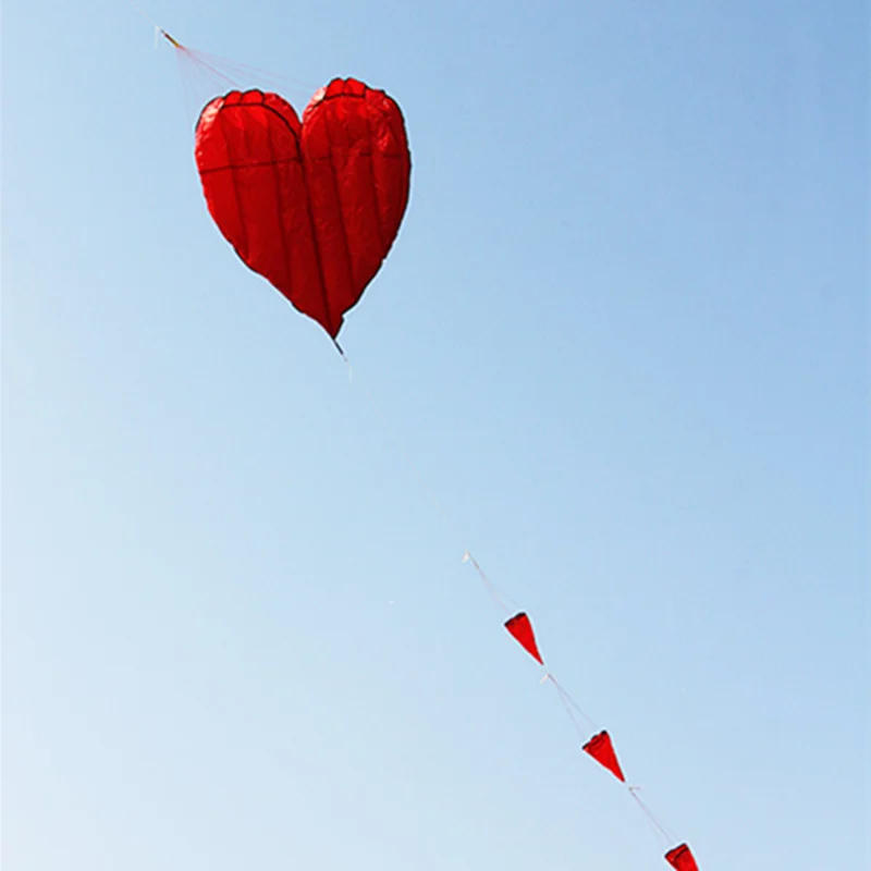 จัดส่งฟรี soft kites flying heart kites สําหรับผู้ใหญ่ kites และรังสีและเส้น love kites โรงงาน volantines paraglider ตกปลา