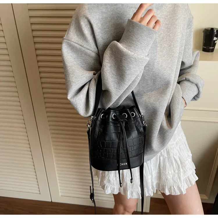 

Urban Commuting Essential in 2025 Summer! Stone-Textured Square Bag - Handheld, Shoulder or Crossbody, Waterproof & Luxurious