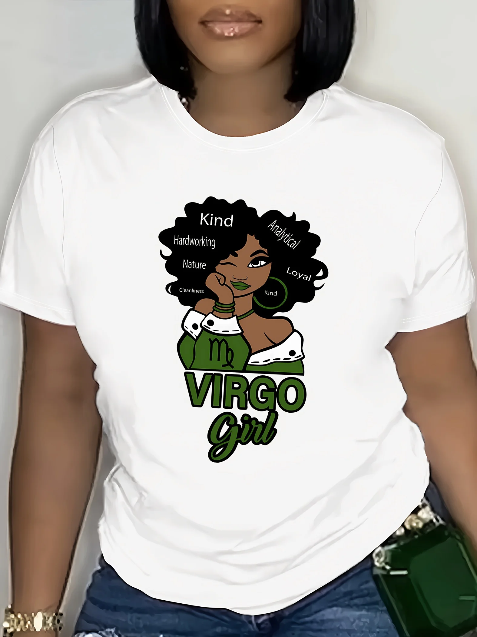 Mangas curtas populares, simples e individualizadas, uma escolha moderna na primavera e no verão.