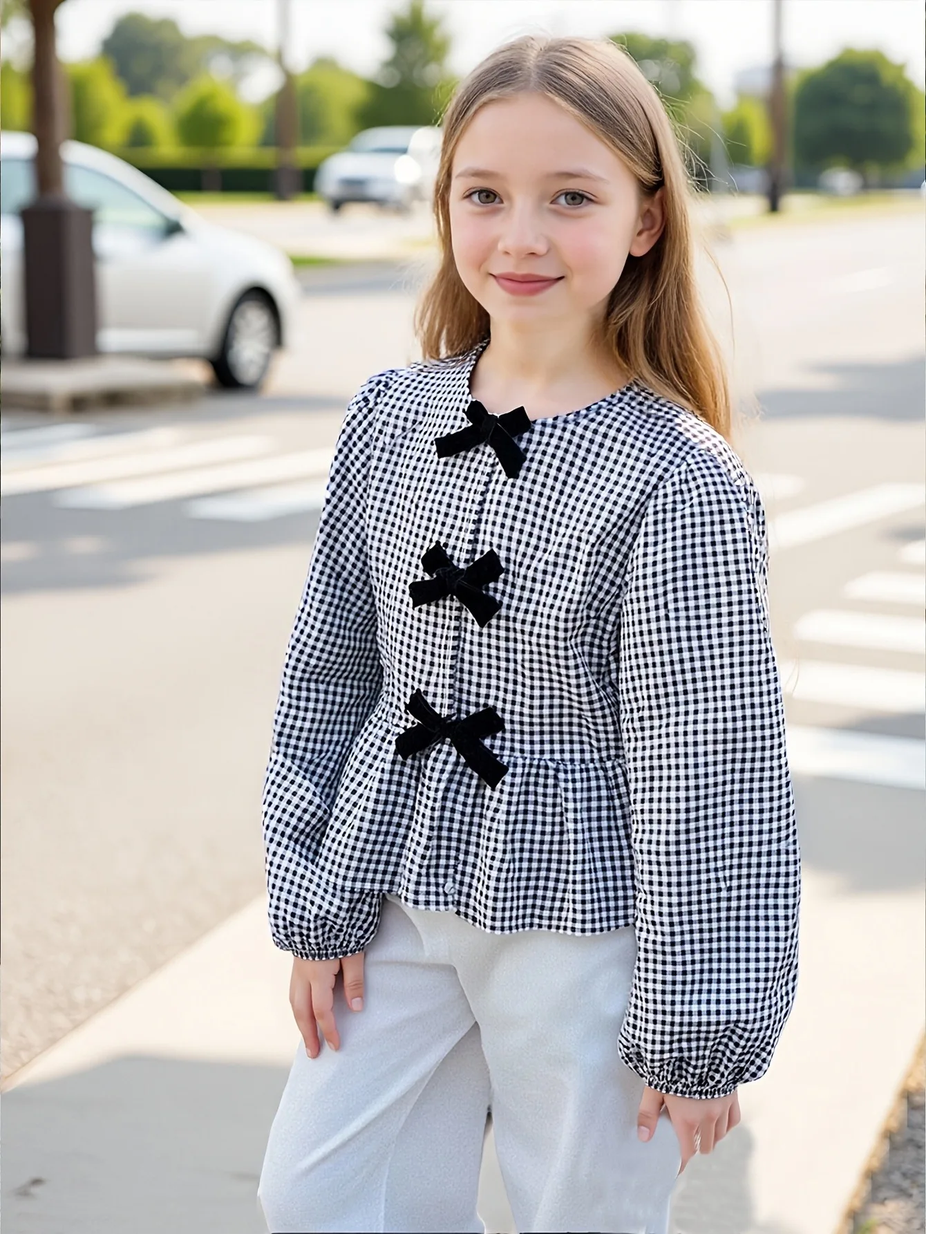 Gingham-Bluse für Kinder und Mädchen, schwarz-weiß kariertes, langärmliges Peplum-Oberteil mit Puffärmeln und Samtschleifen-Dekor, lässiges Outfit – Detail 4