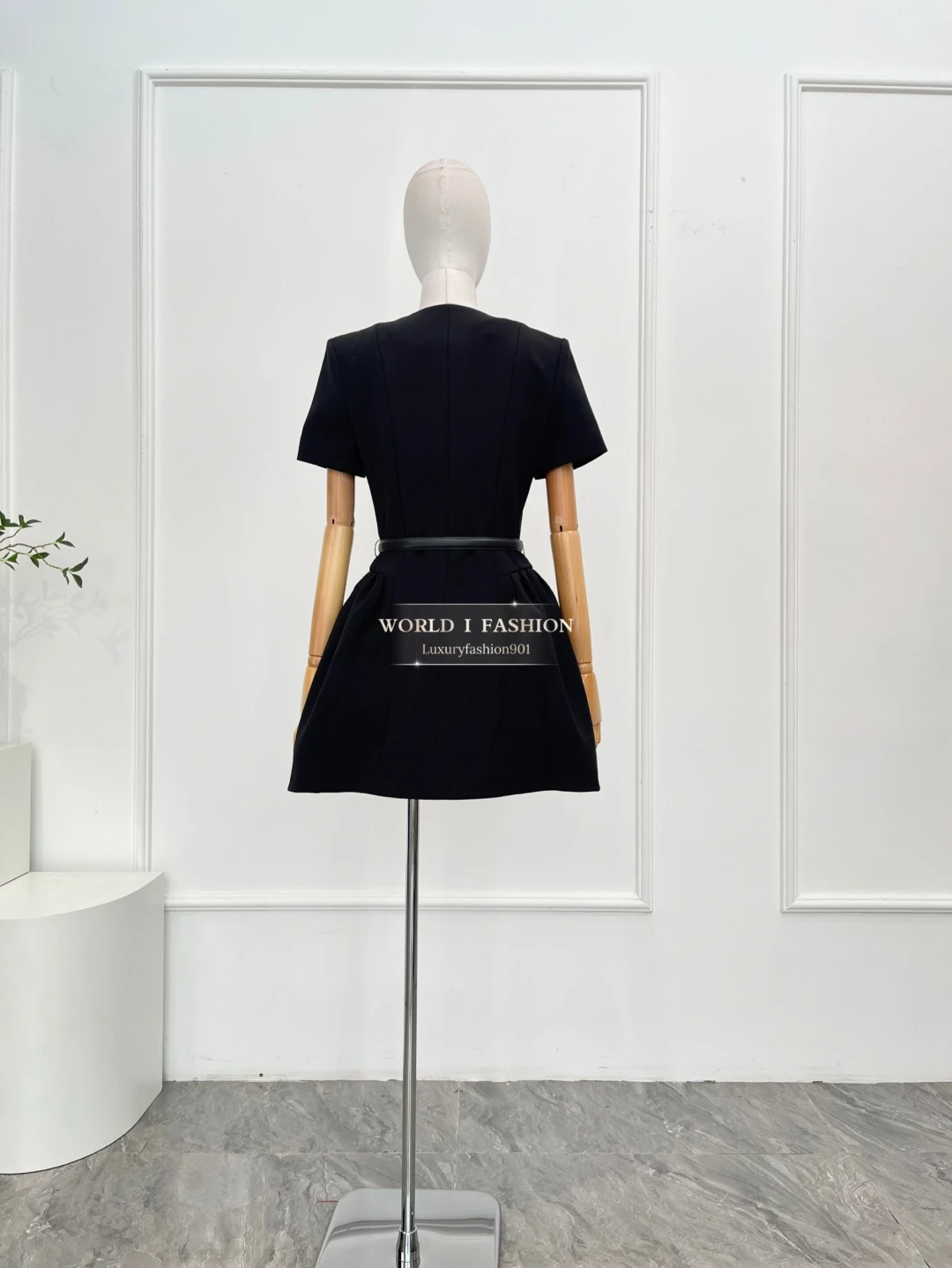 2025 Новое элегантное женское черное мини-платье с коротким рукавом