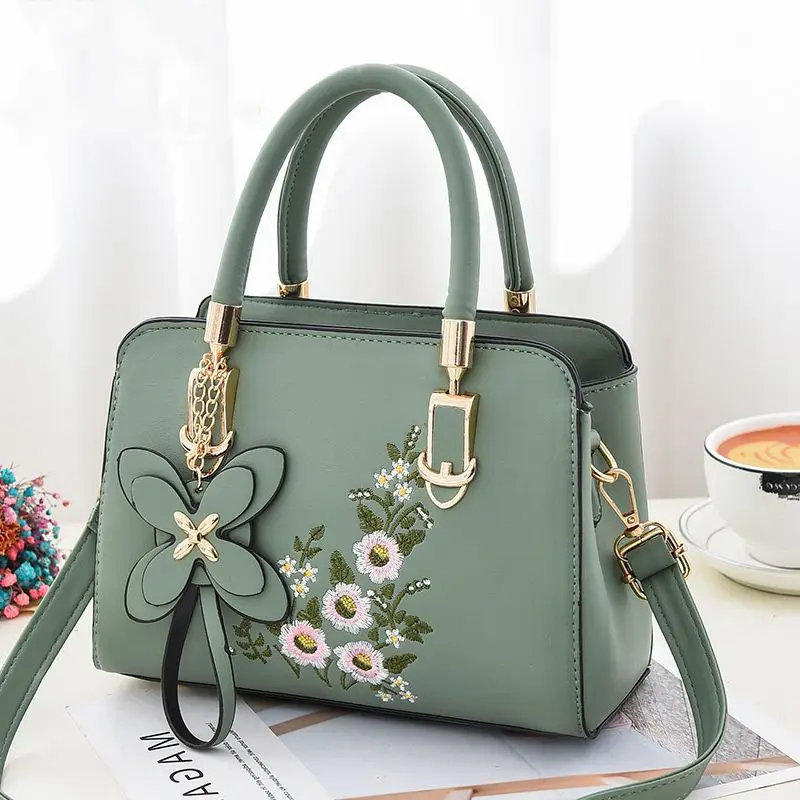 

New Ladies Large Capaci Embroidered Single oulder Korean Sle Handbag Faionable Bag Versatile High End Mom's Clutch Bag