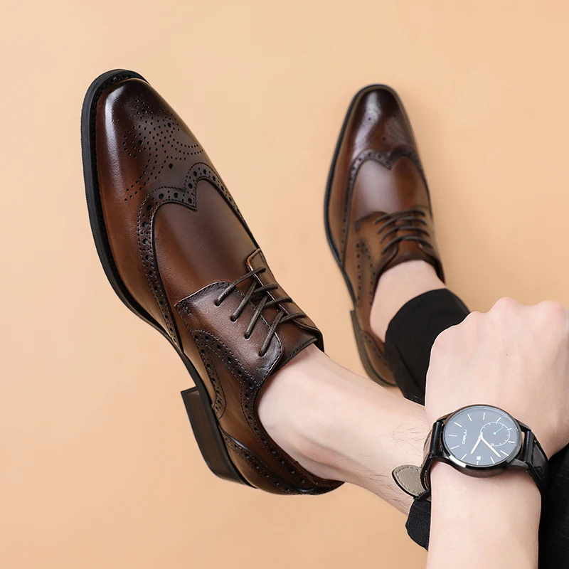 Business Formal Embossed Leather Men's Shoes Wedding  Shoes Comfortable Breathable Leather Inner  Wear Resistant