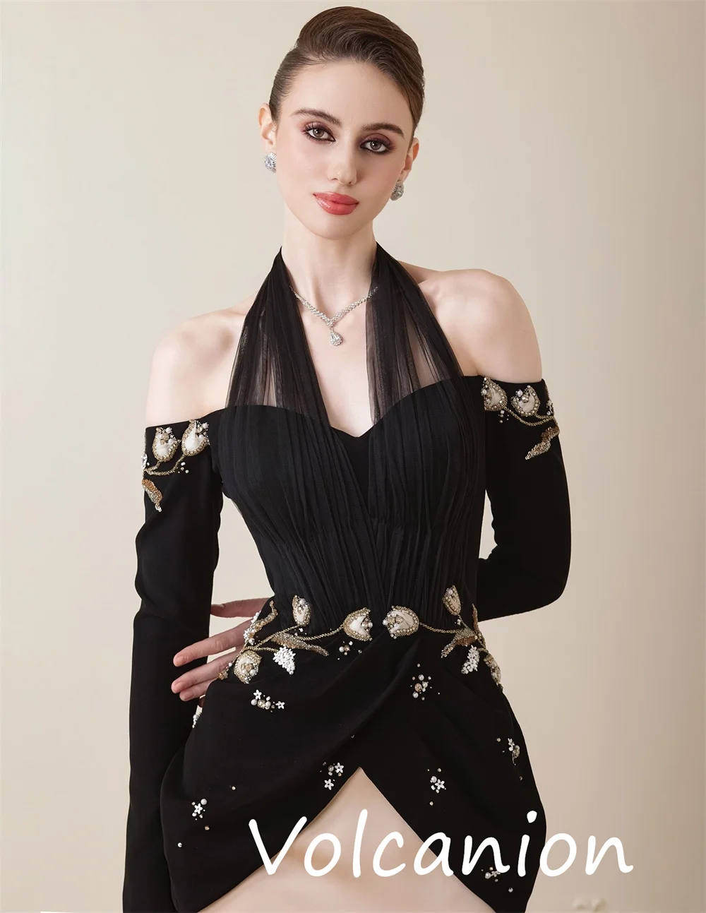 Customized Modern Style Jersey Sequined Pleat Trumpet Halter Long Dresses Bespoke Occasion Casual Simple