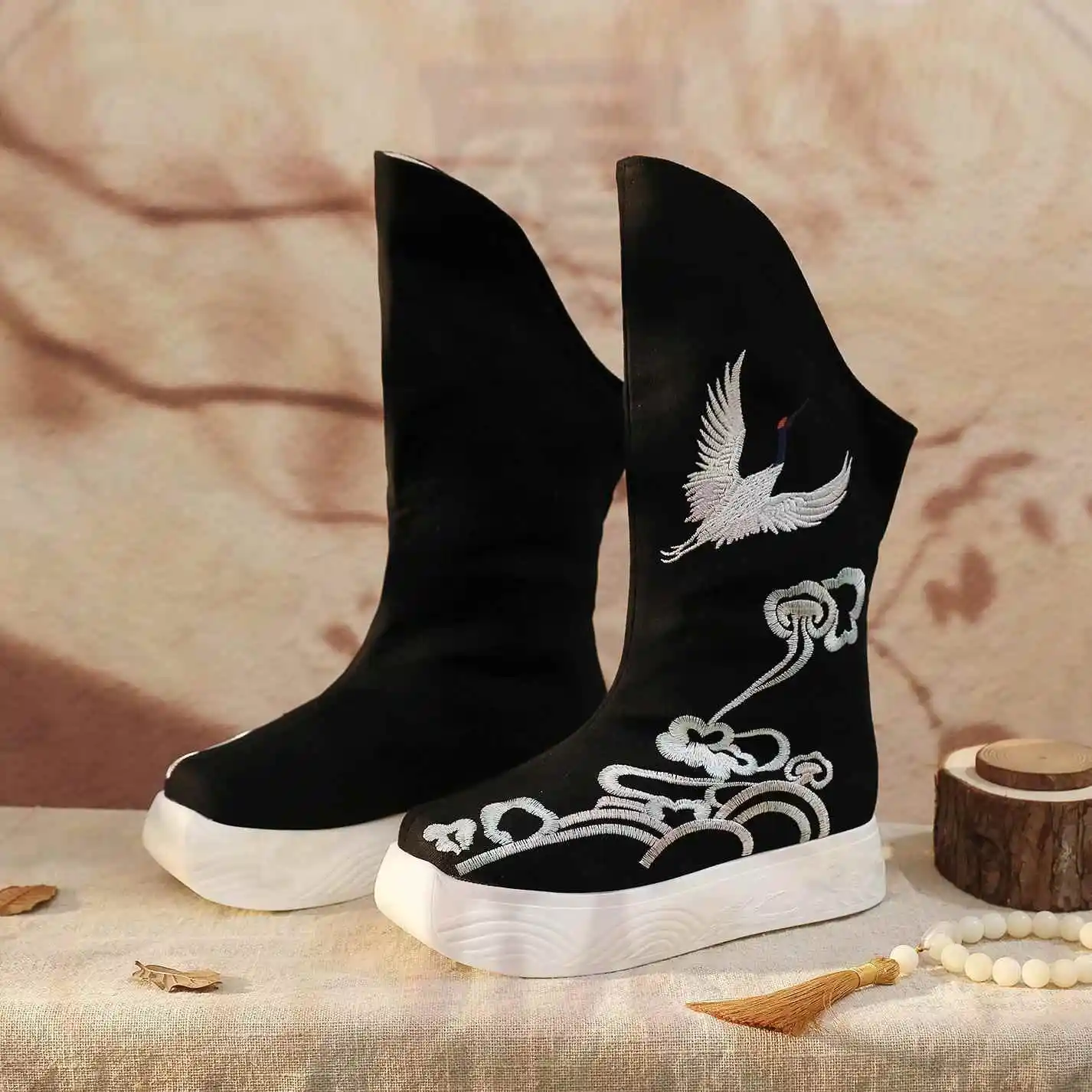 

Autumn Winter Men's Hanfu Boots Thick Bottom Fish Fly Boots Traditional Chinese Ancient Court Shoes Heightening Inner Design