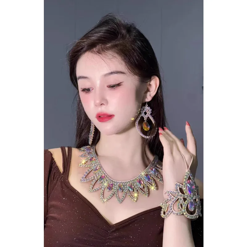 맞춤형 새로운 밸리 댄스 의상 공연 액세서리 수제 라인 석 목걸이 오리엔탈 댄스 세트 저렴한 옷