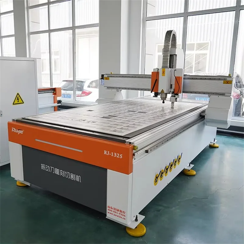 CNC Router 1325 Cutting Engraving Vacuum Table CCD Camera Wood Advertising Billboard Acrylic Letter  Aluminum LEYU System