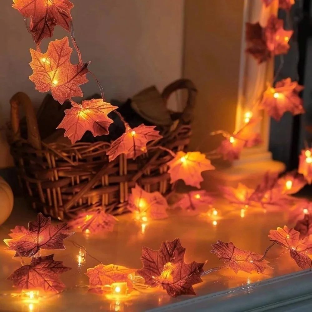 1PC 1.5M 10LED/3M 20LED Halloween Red Maple Leaf String Light, Powered By A Battery Box, Suitable For Indoor Holiday Decoration