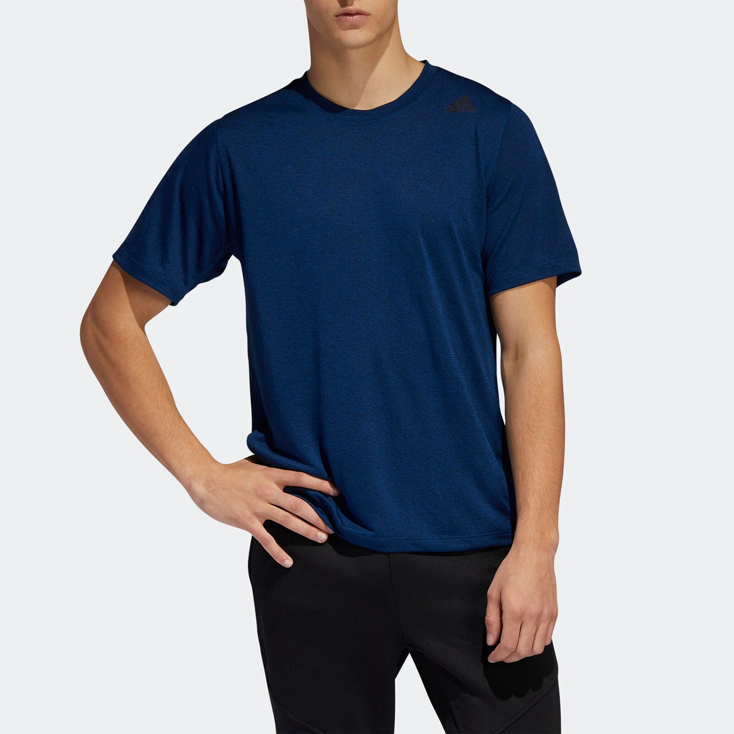 

Adidas Оригинальный продукт, новый сезон, мужская стильная футболка с коротким рукавом EB8047