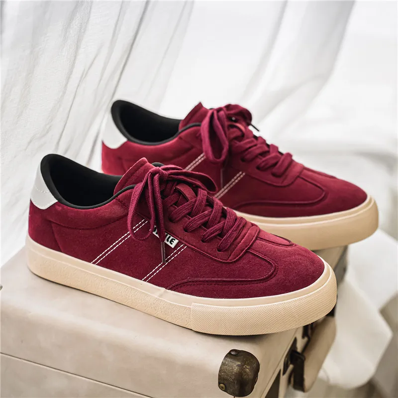 

Fashion Design Wine Red Men's Casual Sneakers Low-Cut Flat Vulcanized Shoes Man Comfortable Men's Skateboard Sneakers Zapatillas