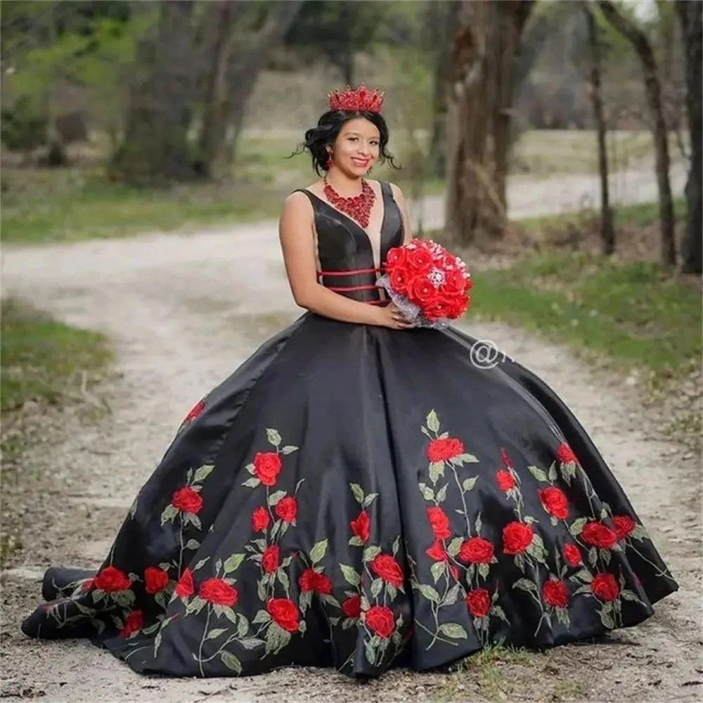

Black Princess Quinceanera Dresses Ball Gown V-neck Satin Appliques Sweet 16 Dresses 15 Años Mexican